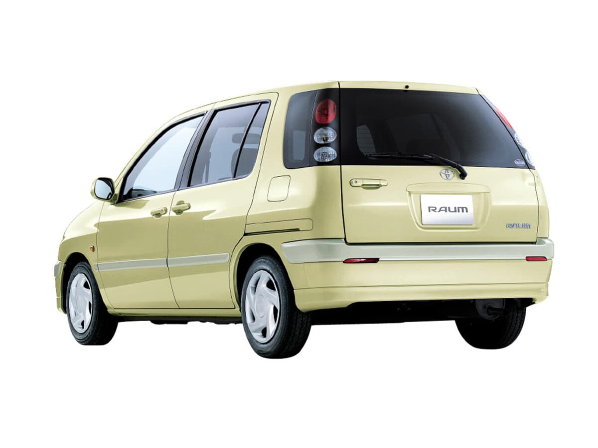 Toyota Raum I — 3/4 arxadan