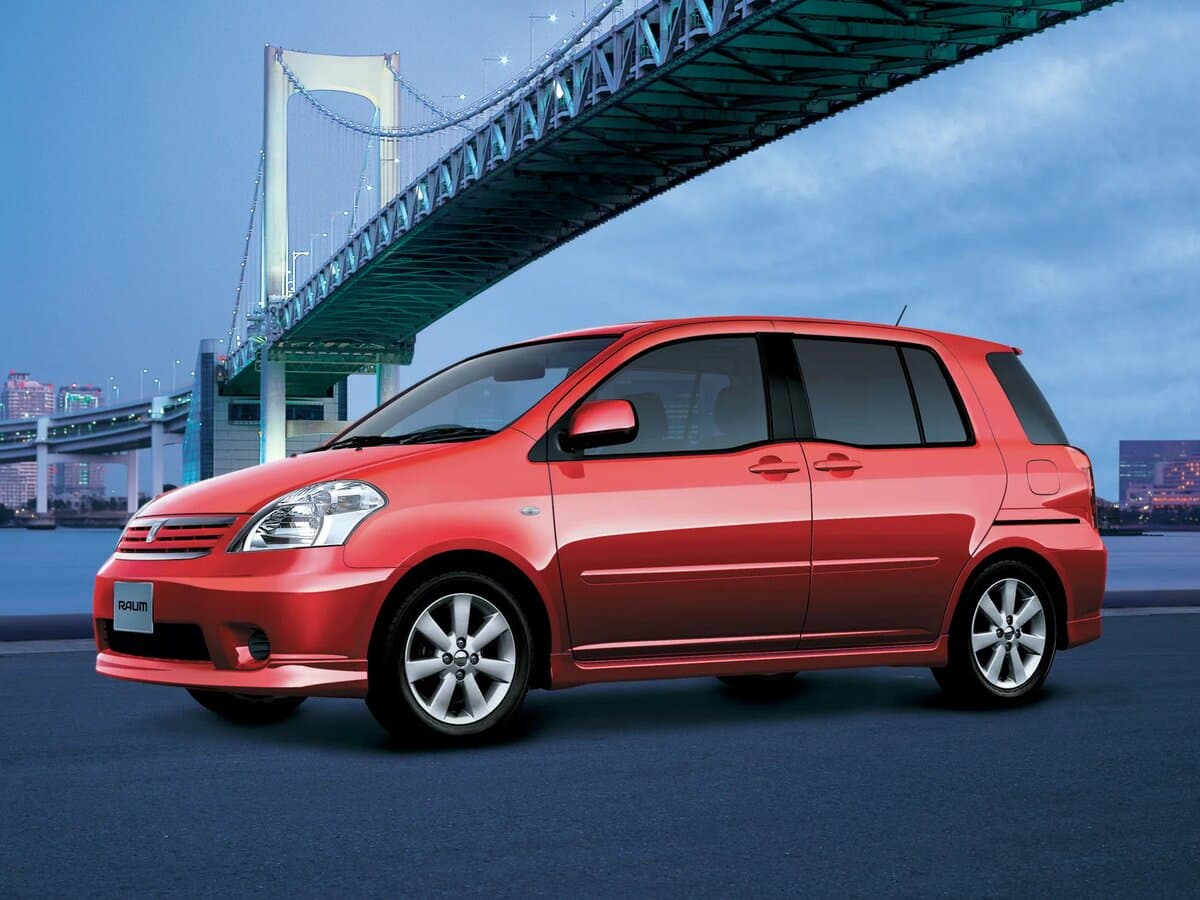 Toyota Raum II — Yandan