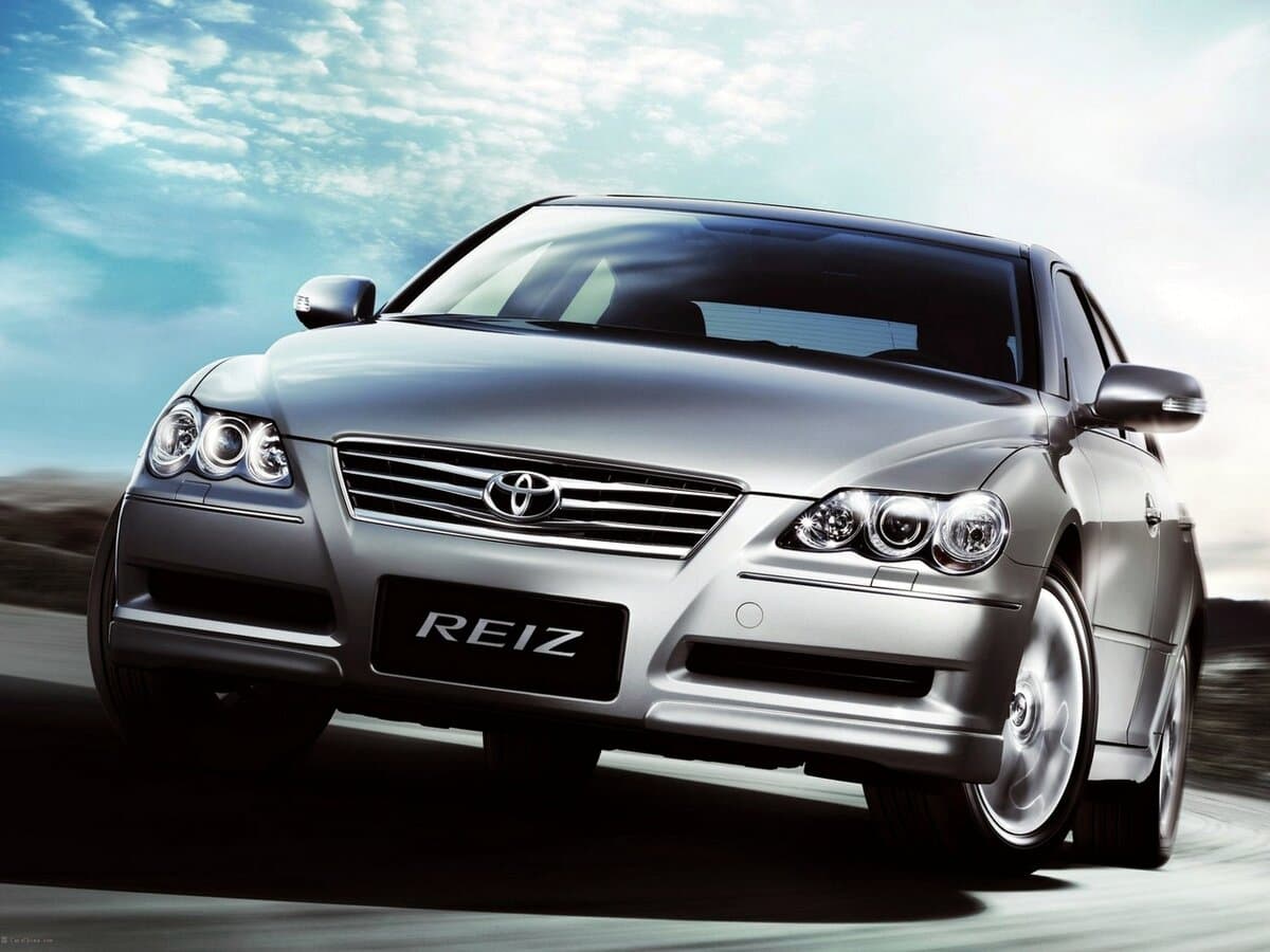 Toyota Reiz I — Öndən