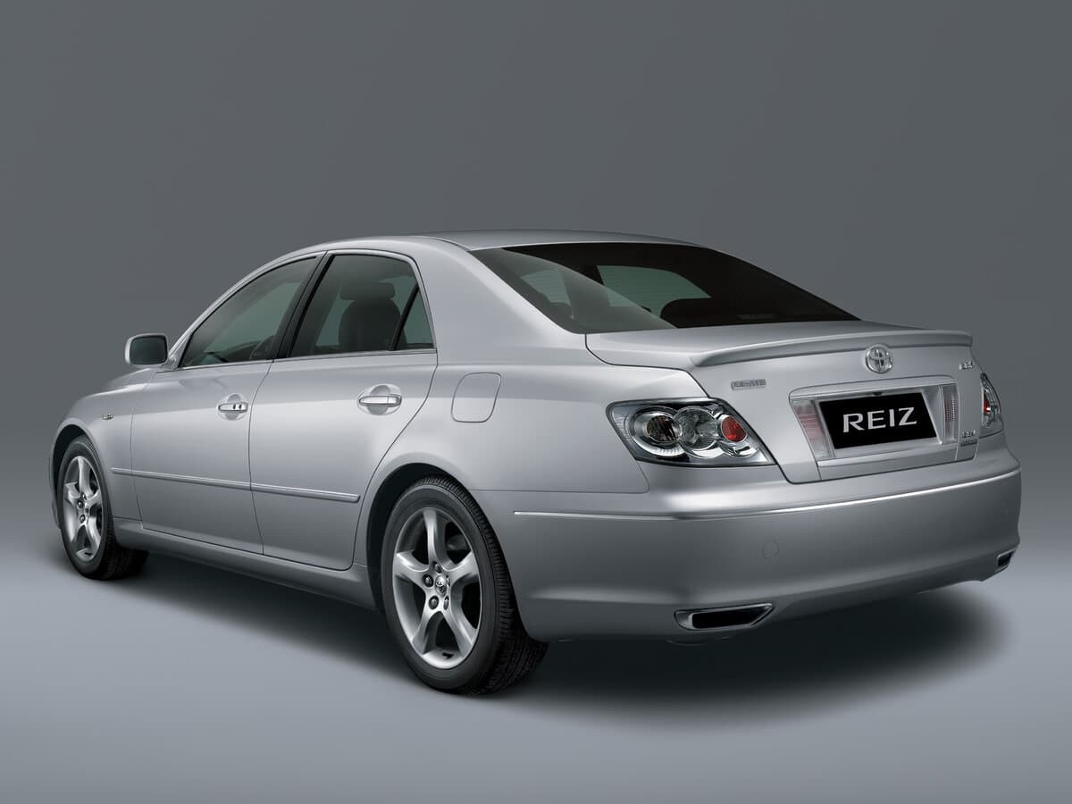 Toyota Reiz I — 3/4 arxadan