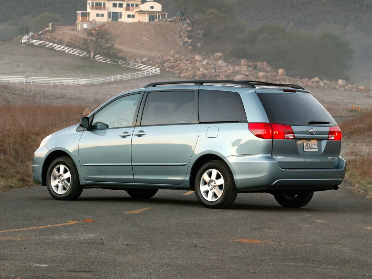 Toyota Sienna II — 3/4 arxadan