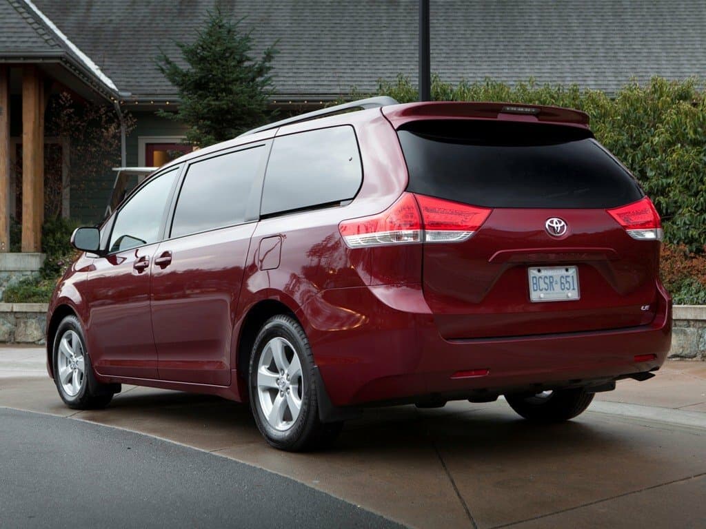 Toyota Sienna III — 3/4 arxadan