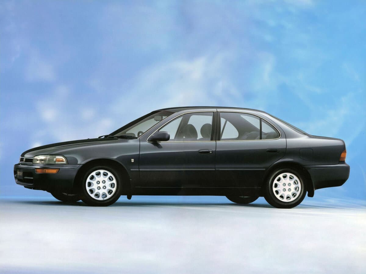 Toyota Sprinter VII (E100) — Yandan