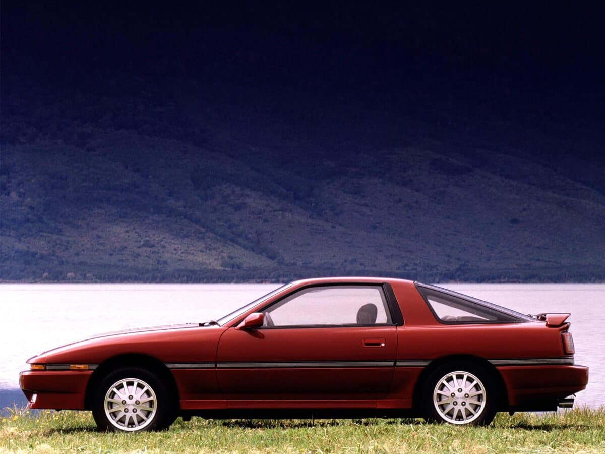 Toyota Supra III (A70) — Yandan