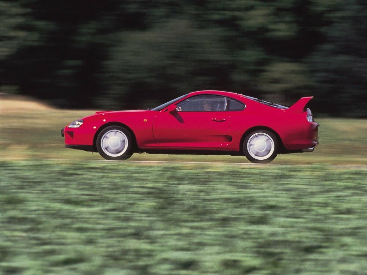 Toyota Supra IV (A80) — Yandan