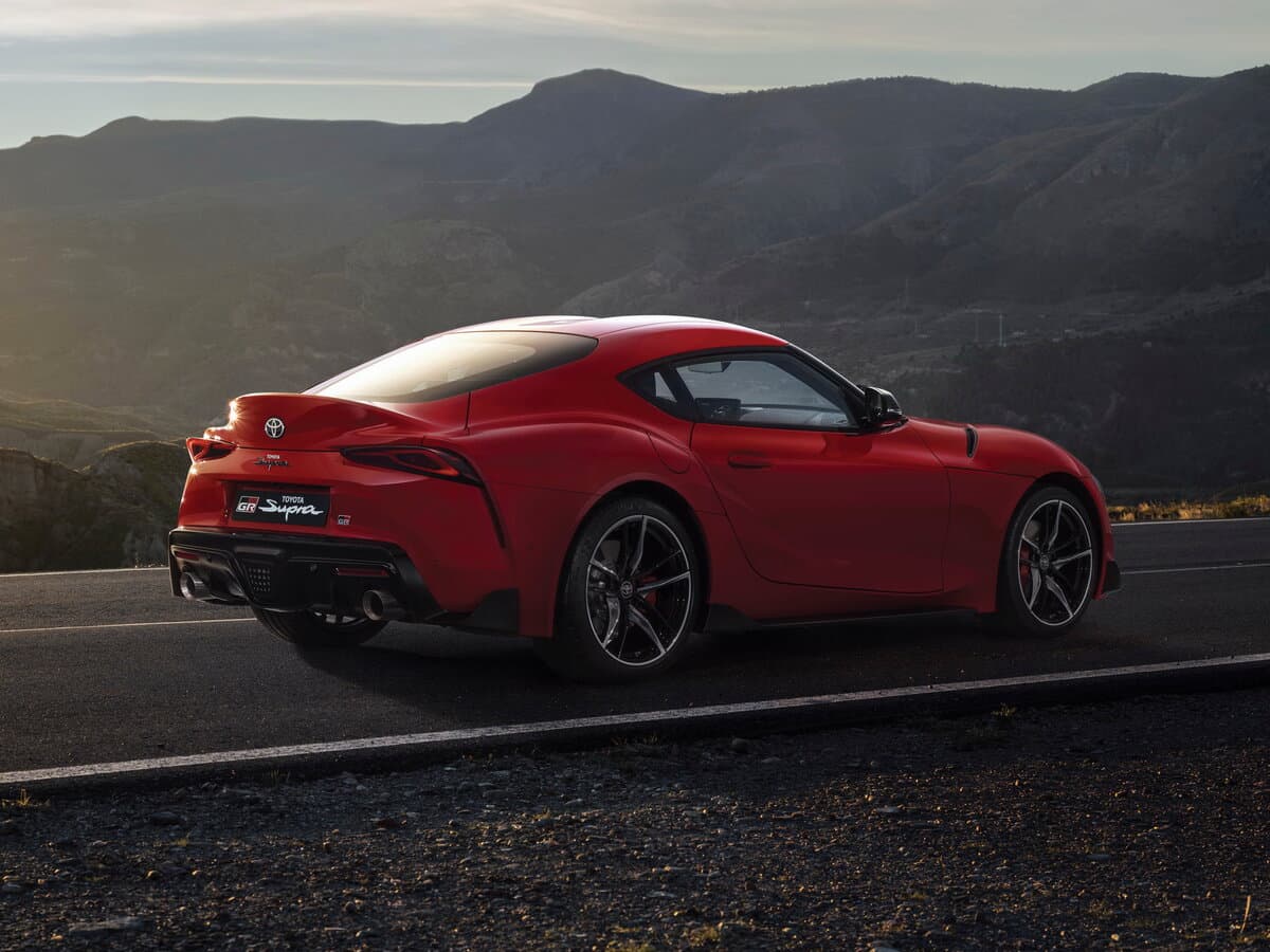 Toyota Supra V (A90) — 3/4 arxadan
