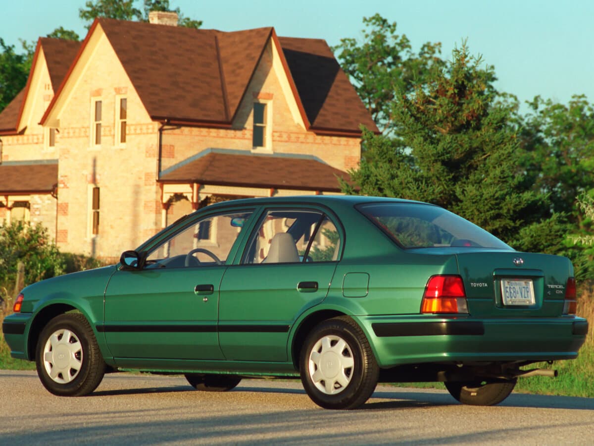 Toyota Tercel V (L50) — 3/4 arxadan