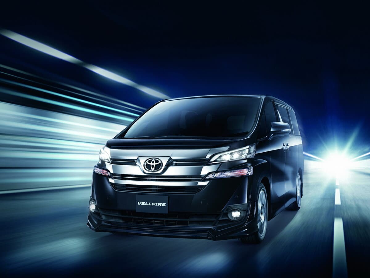 Toyota Vellfire II — Öndən