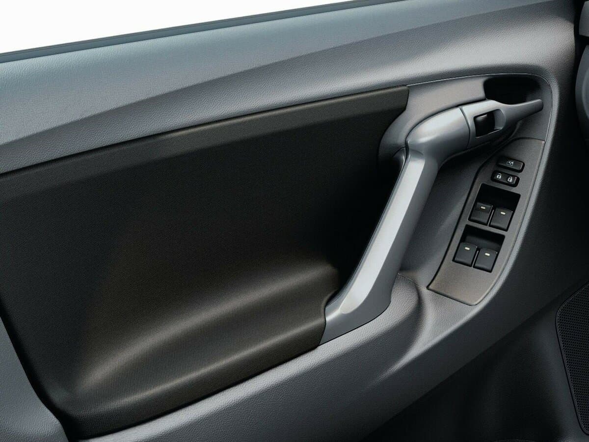Toyota Verso I — Qapı