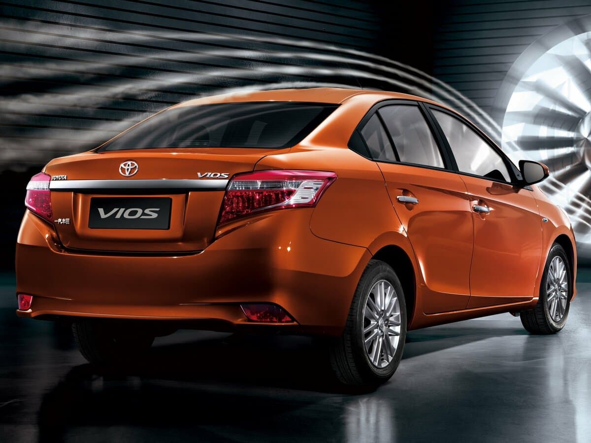 Toyota Vios III — 3/4 arxadan