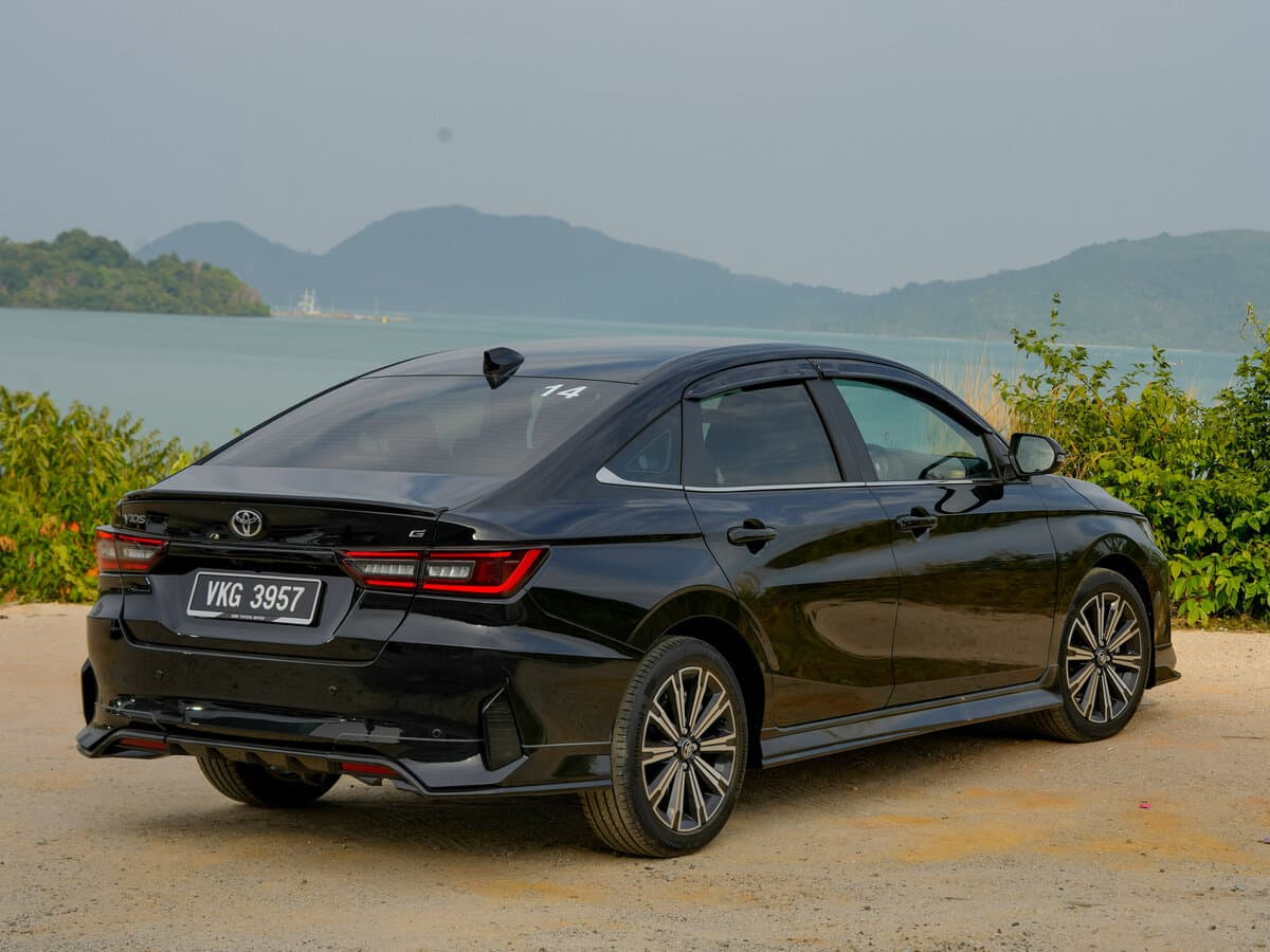 Toyota Vios IV — 3/4 arxadan