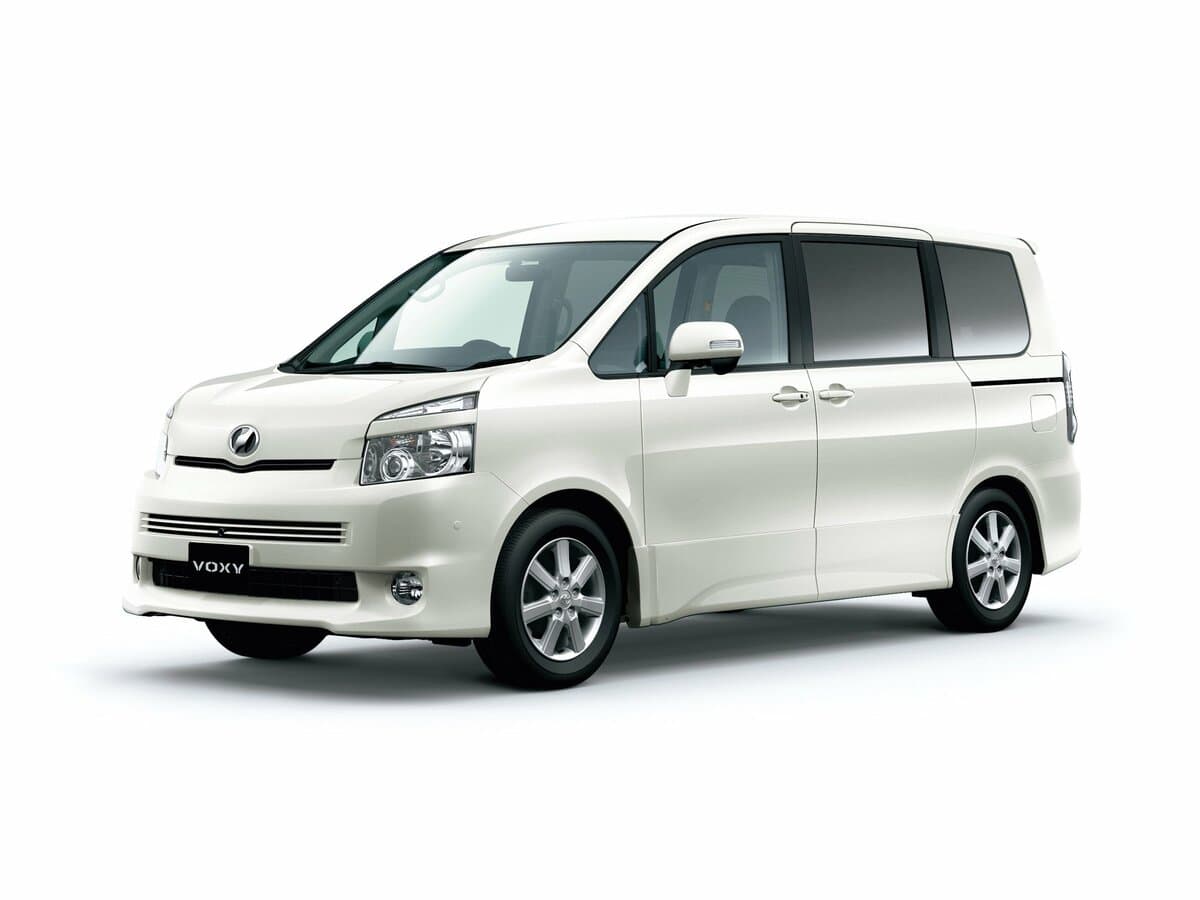 Toyota Voxy II (R70)