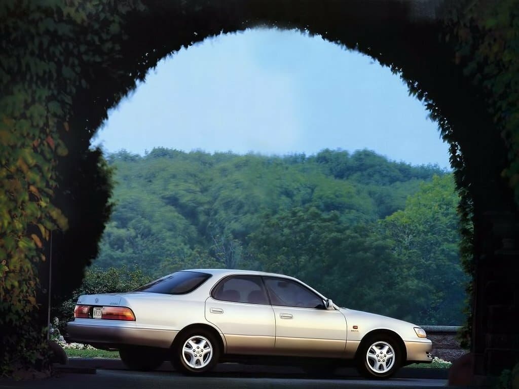 Toyota Windom I (XV10) — Yandan