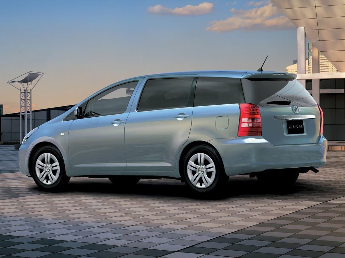 Toyota Wish I — 3/4 arxadan