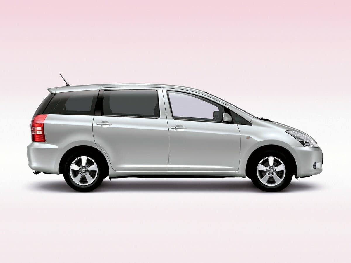 Toyota Wish I — Yandan