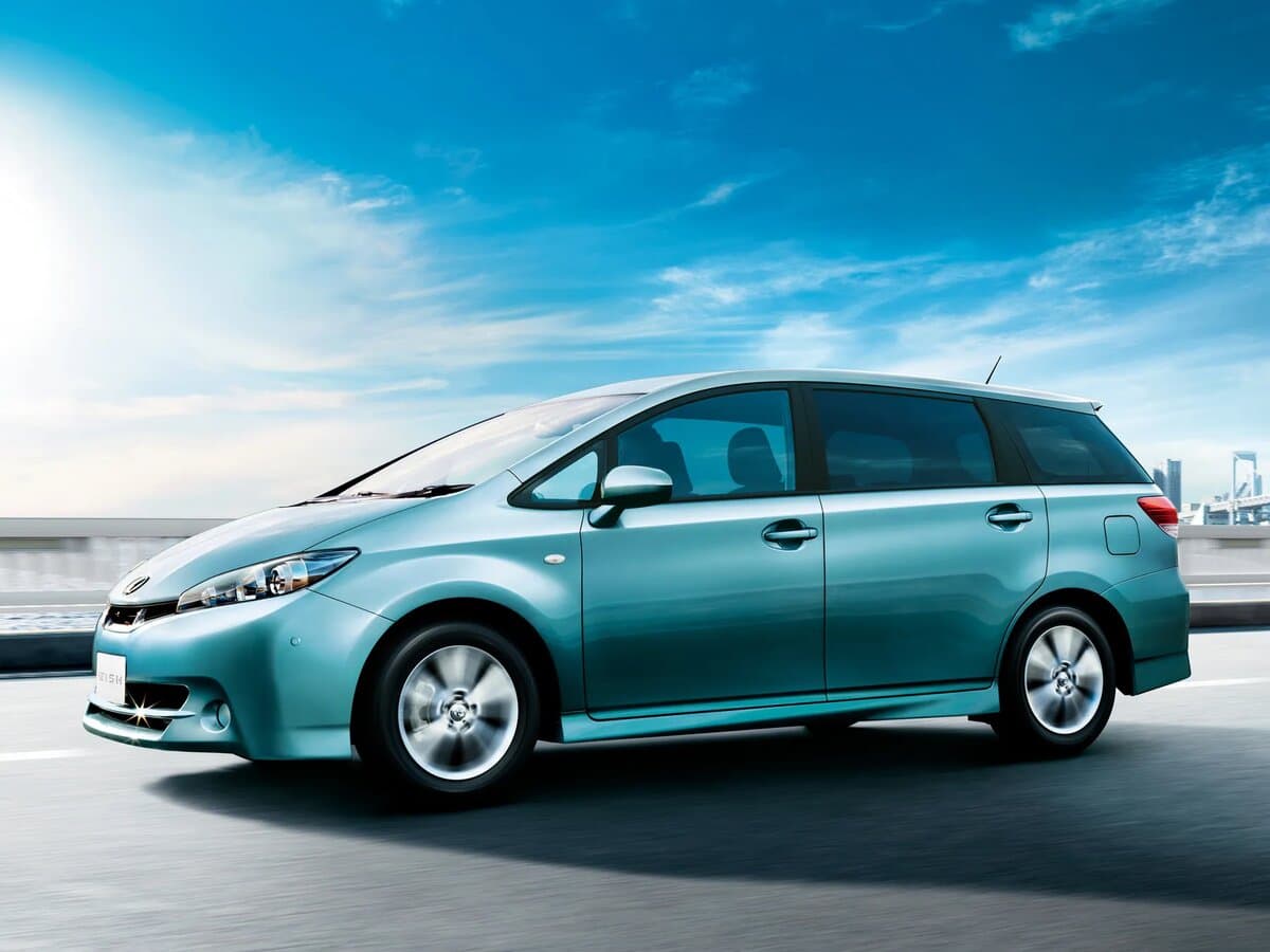 Toyota Wish II — Yandan