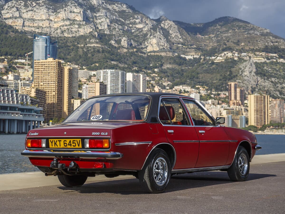 Vauxhall Cavalier I — 3/4 arxadan