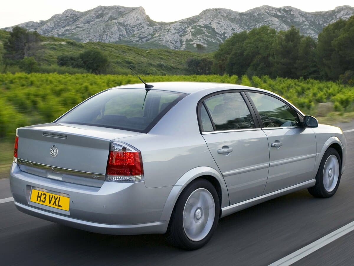 Vauxhall Vectra C — 3/4 arxadan