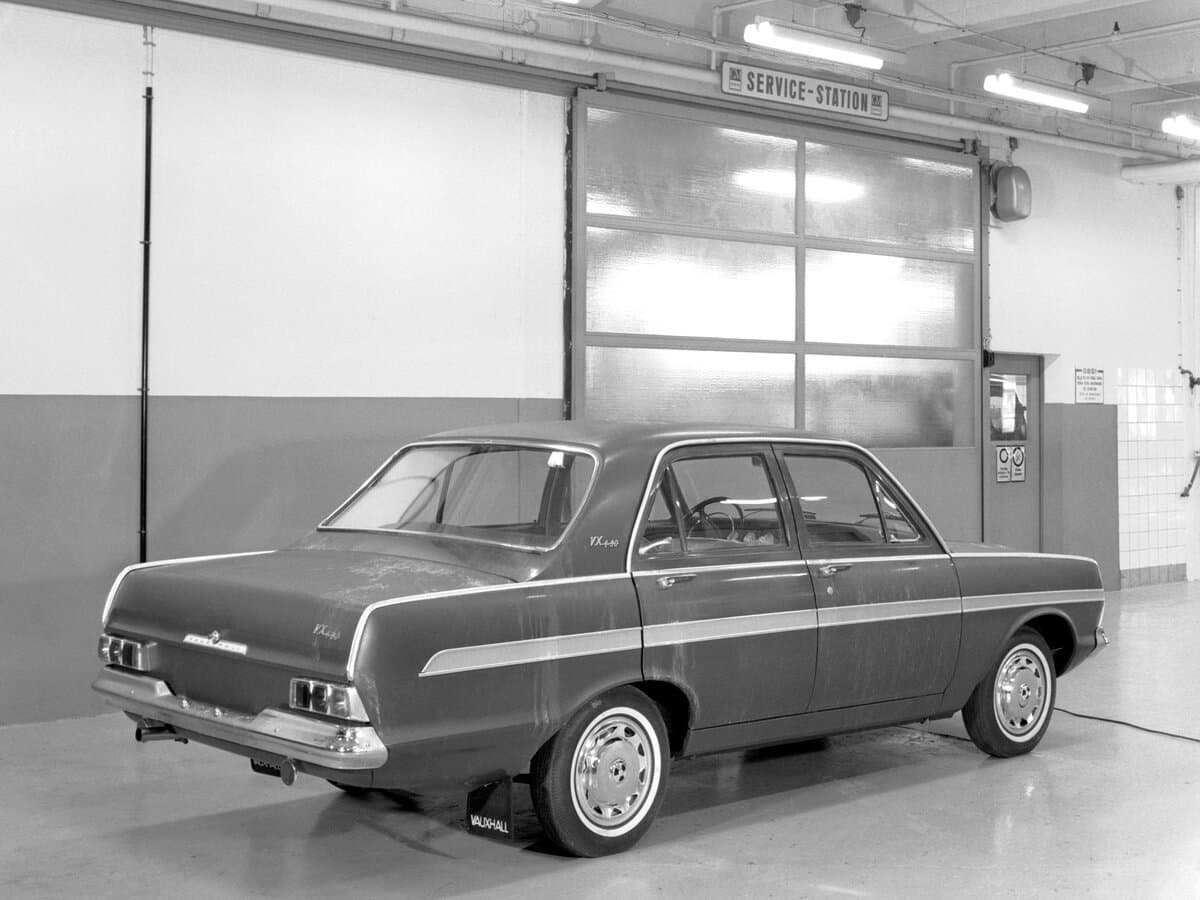 Vauxhall Victor FC — 3/4 arxadan