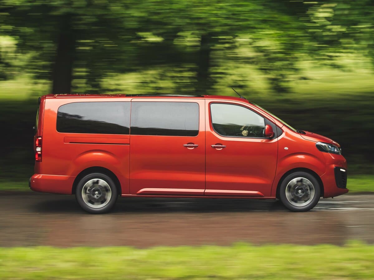 Vauxhall Vivaro C — Yandan