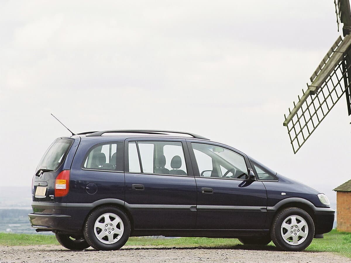 Vauxhall Zafira A — Yandan