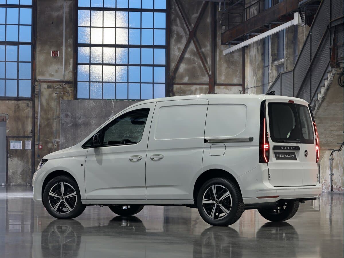 Volkswagen Caddy V — 3/4 arxadan
