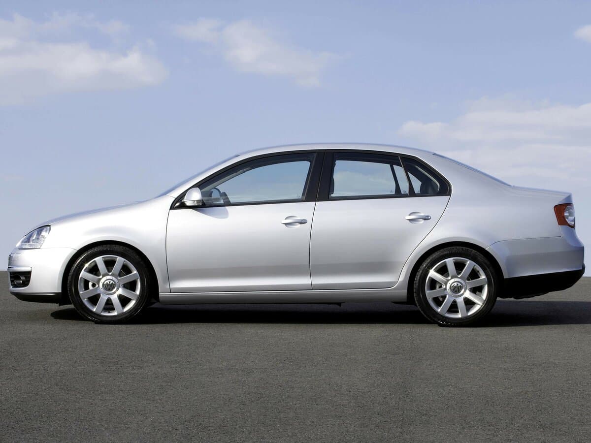 Volkswagen Jetta V — Yandan