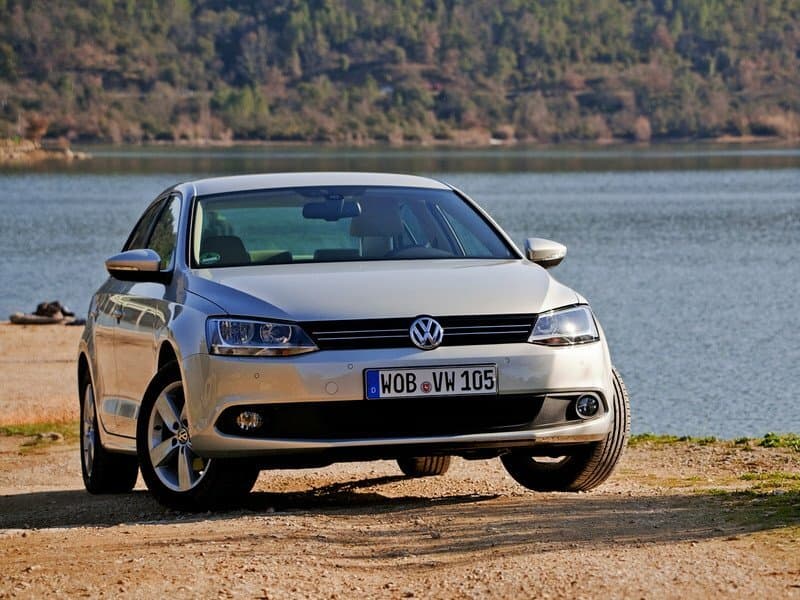 Volkswagen Jetta VI — Öndən