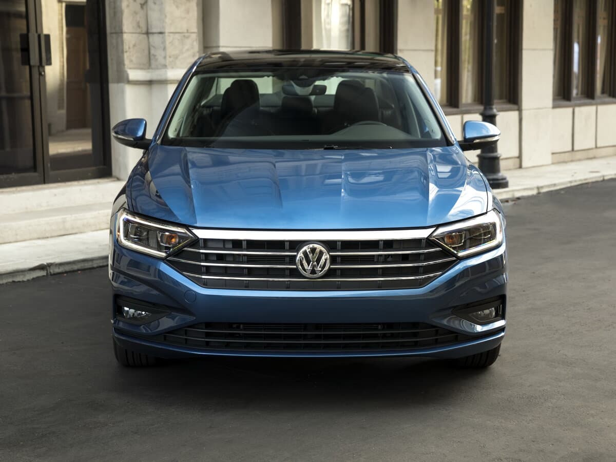 Volkswagen Jetta VII — Öndən