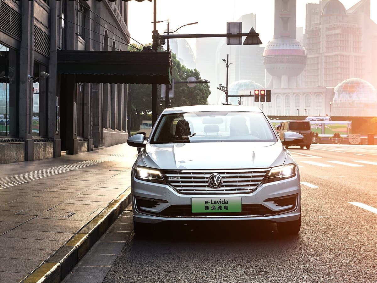 Volkswagen Lavida III — Öndən