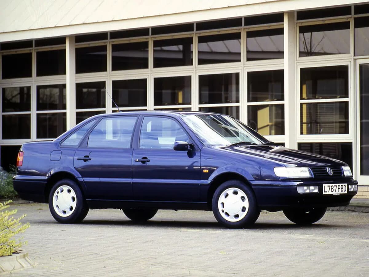 Volkswagen Passat B4 — Yandan