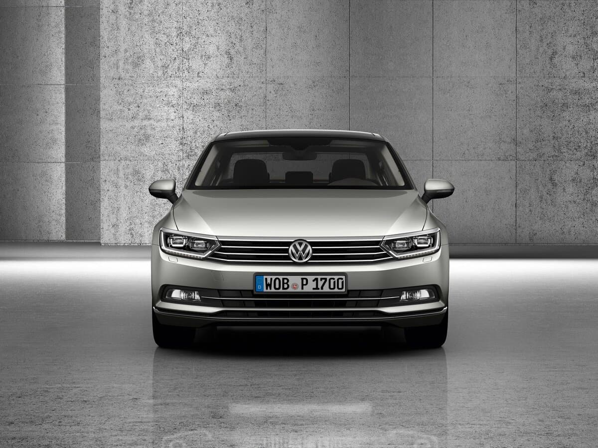 Volkswagen Passat B8 — Öndən