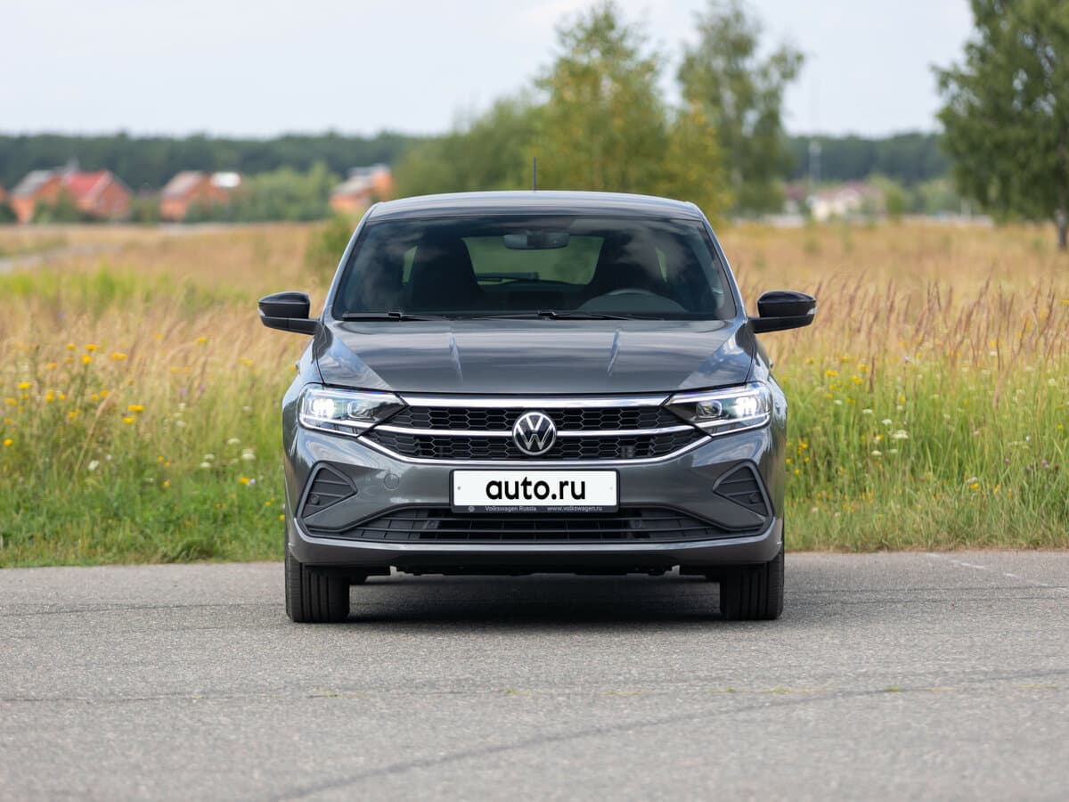 Volkswagen Polo VI — Öndən
