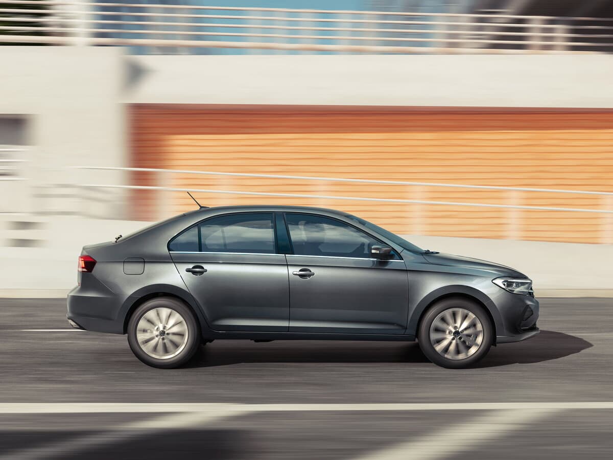 Volkswagen Polo VI — Yandan