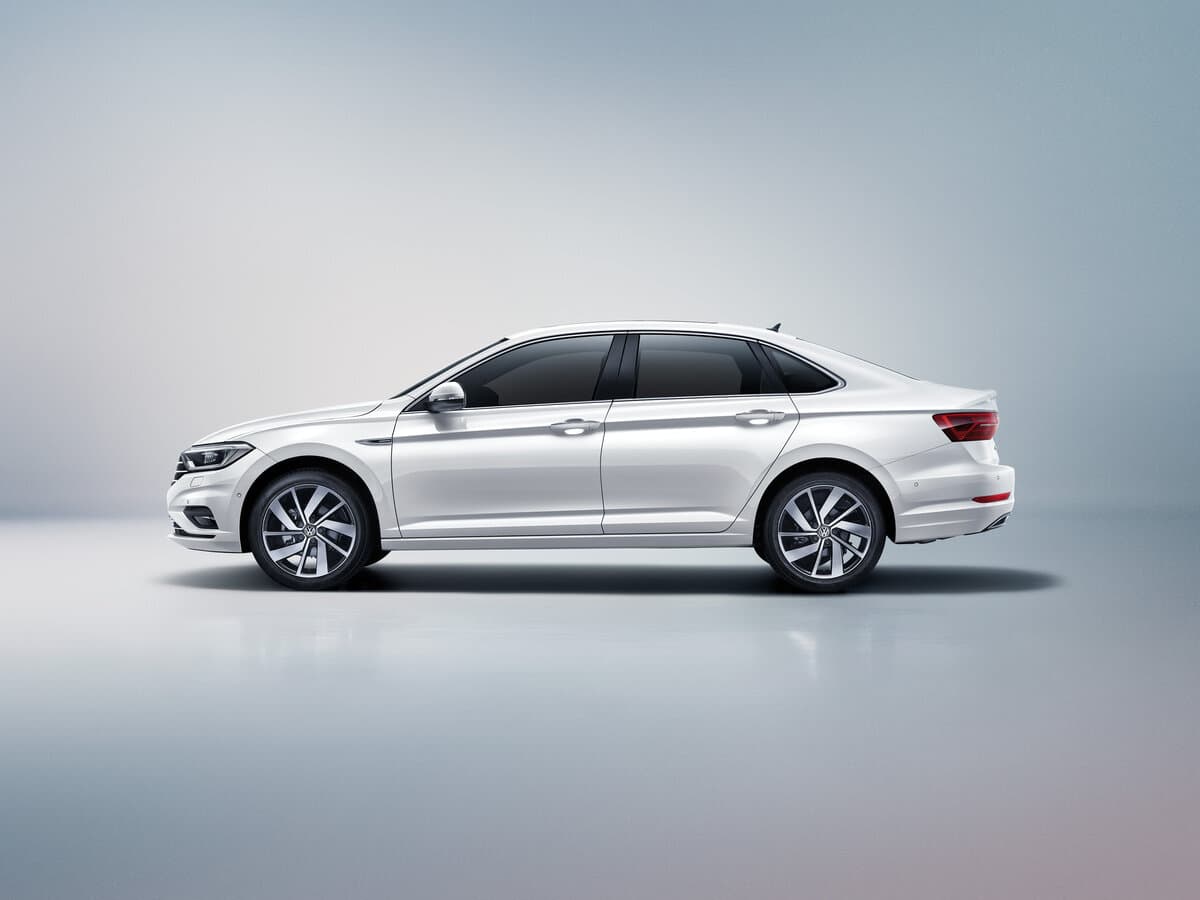 Volkswagen Sagitar III — Yandan