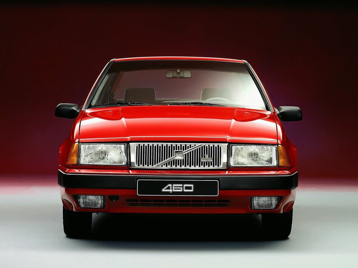 Volvo 460 1988 – 1997 — Öndən