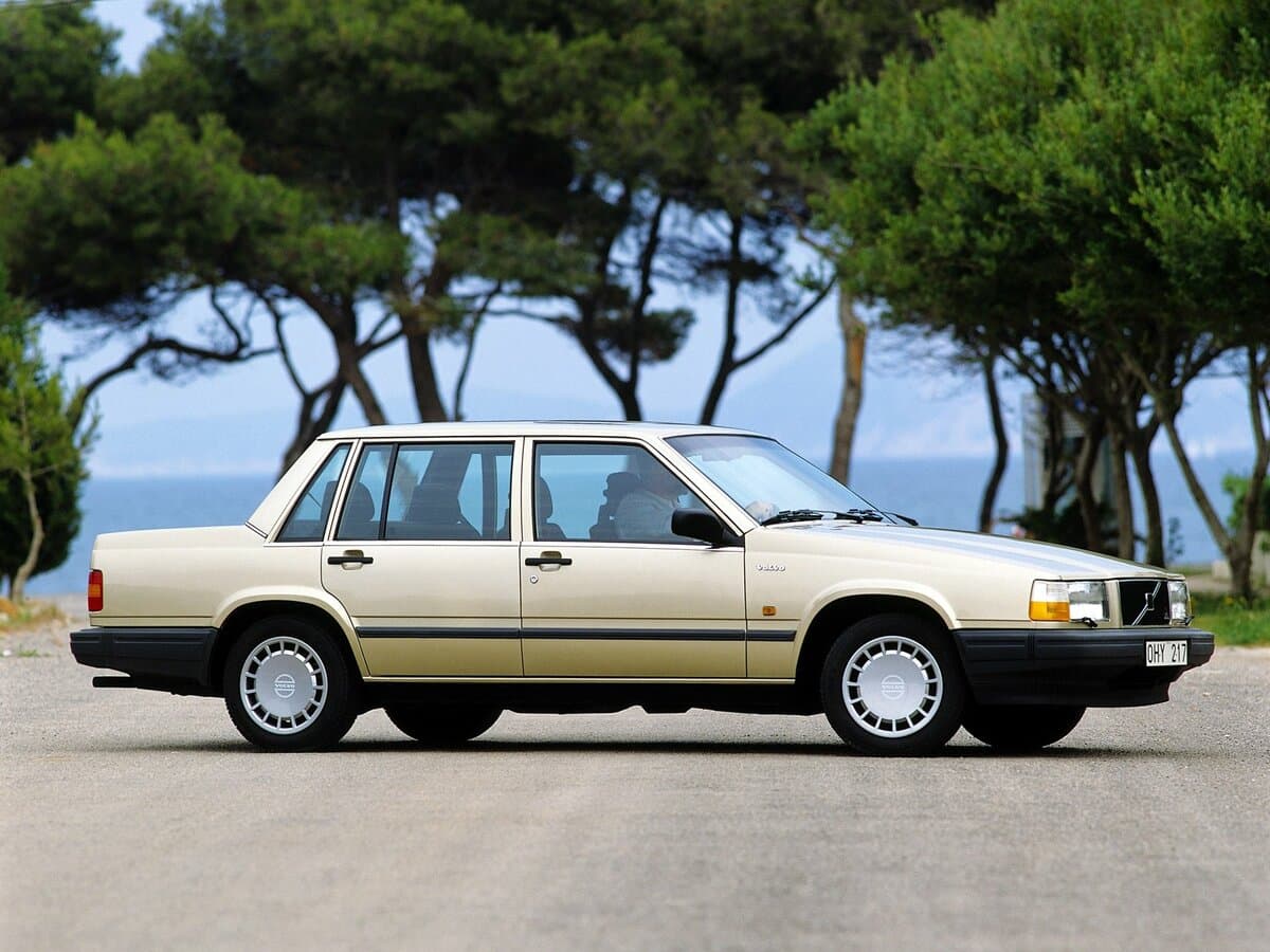 Volvo 740 1983 – 1992 — Yandan
