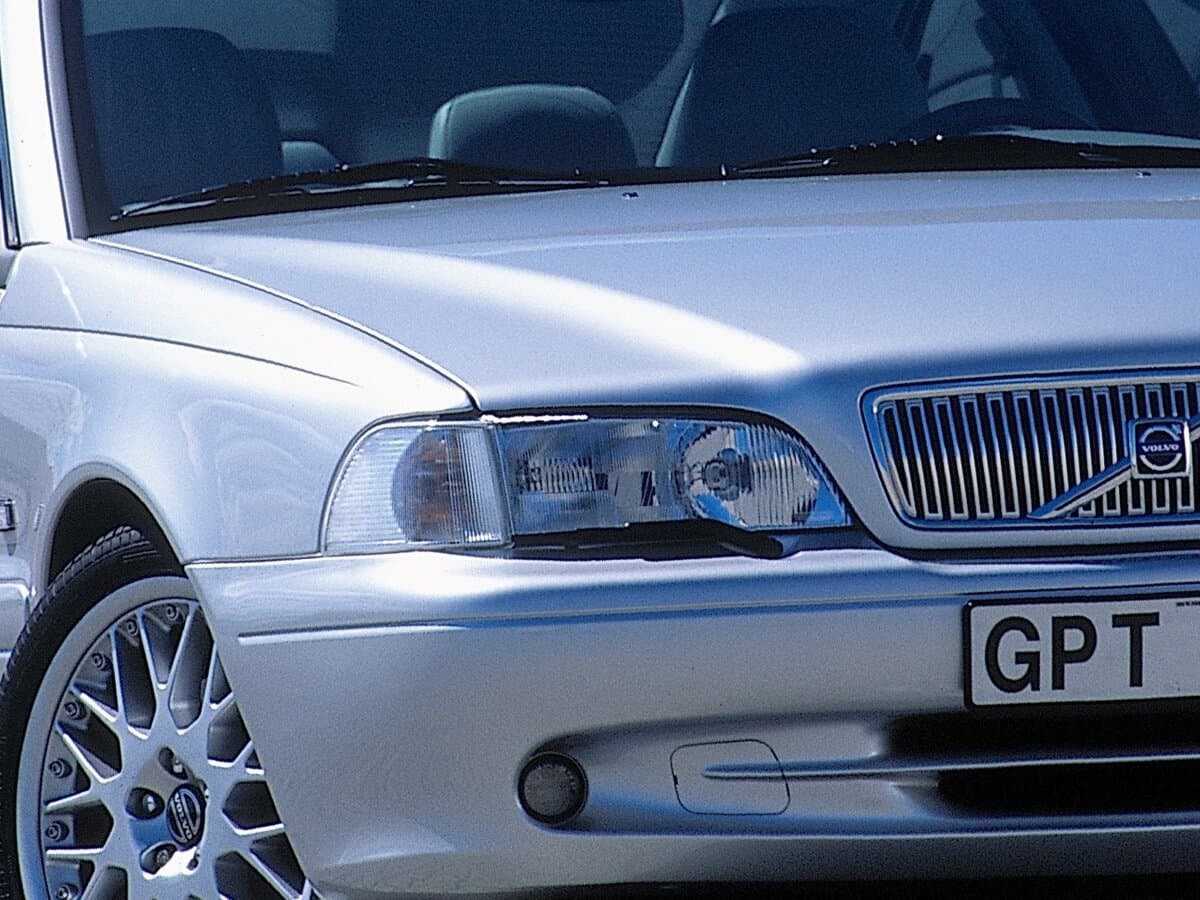 Volvo C70 I — Fara