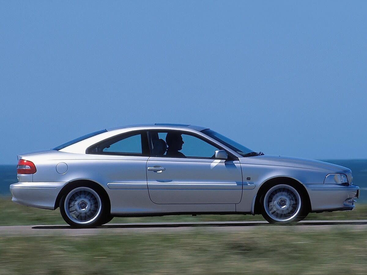Volvo C70 I — Yandan