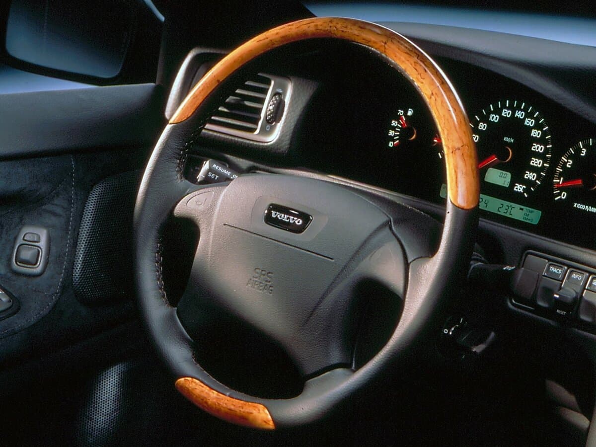 Volvo C70 I — Sükan
