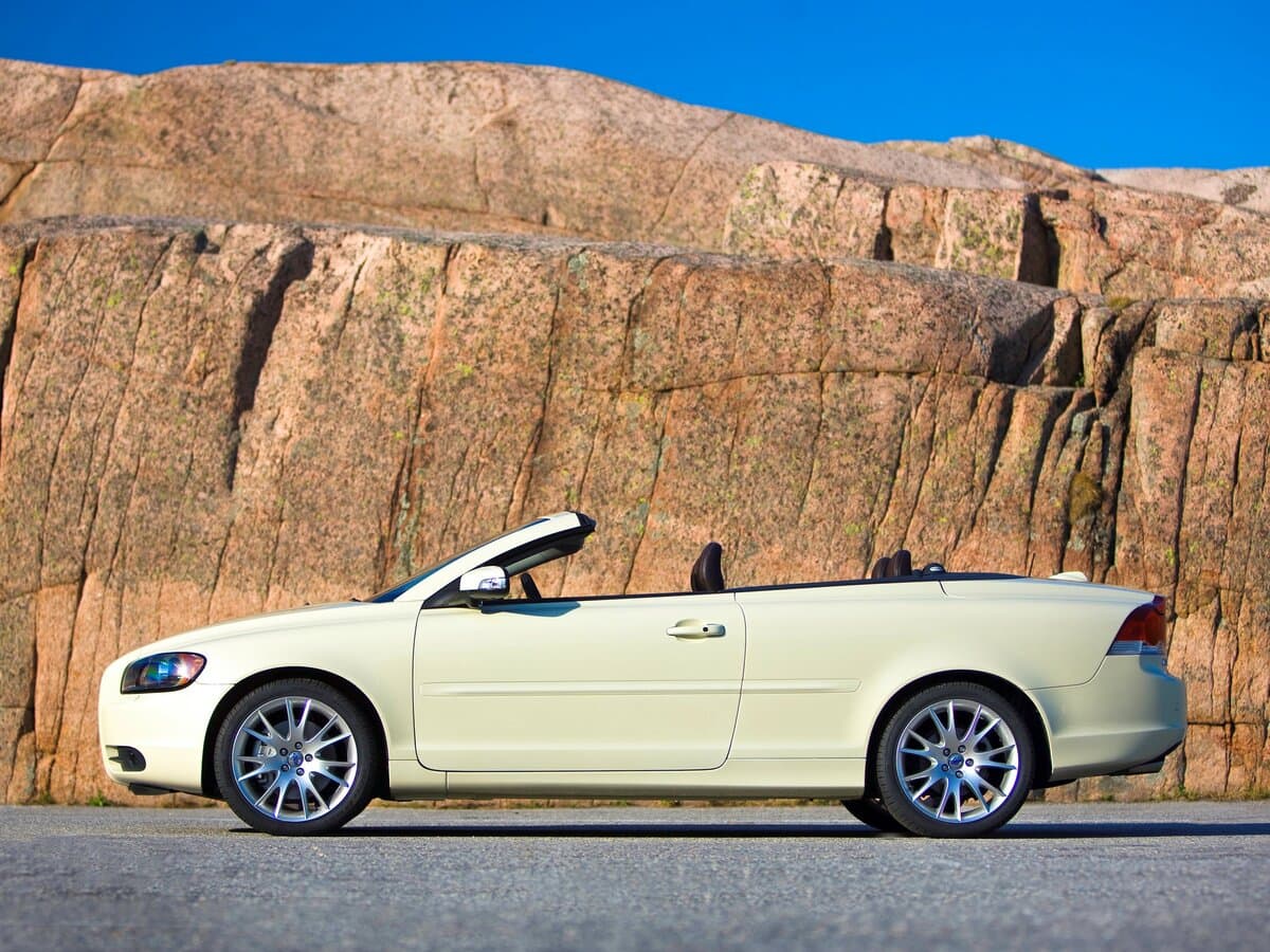 Volvo C70 II — Yandan