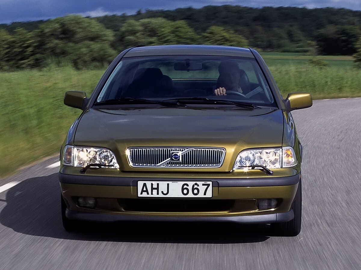 Volvo S40 I — Öndən