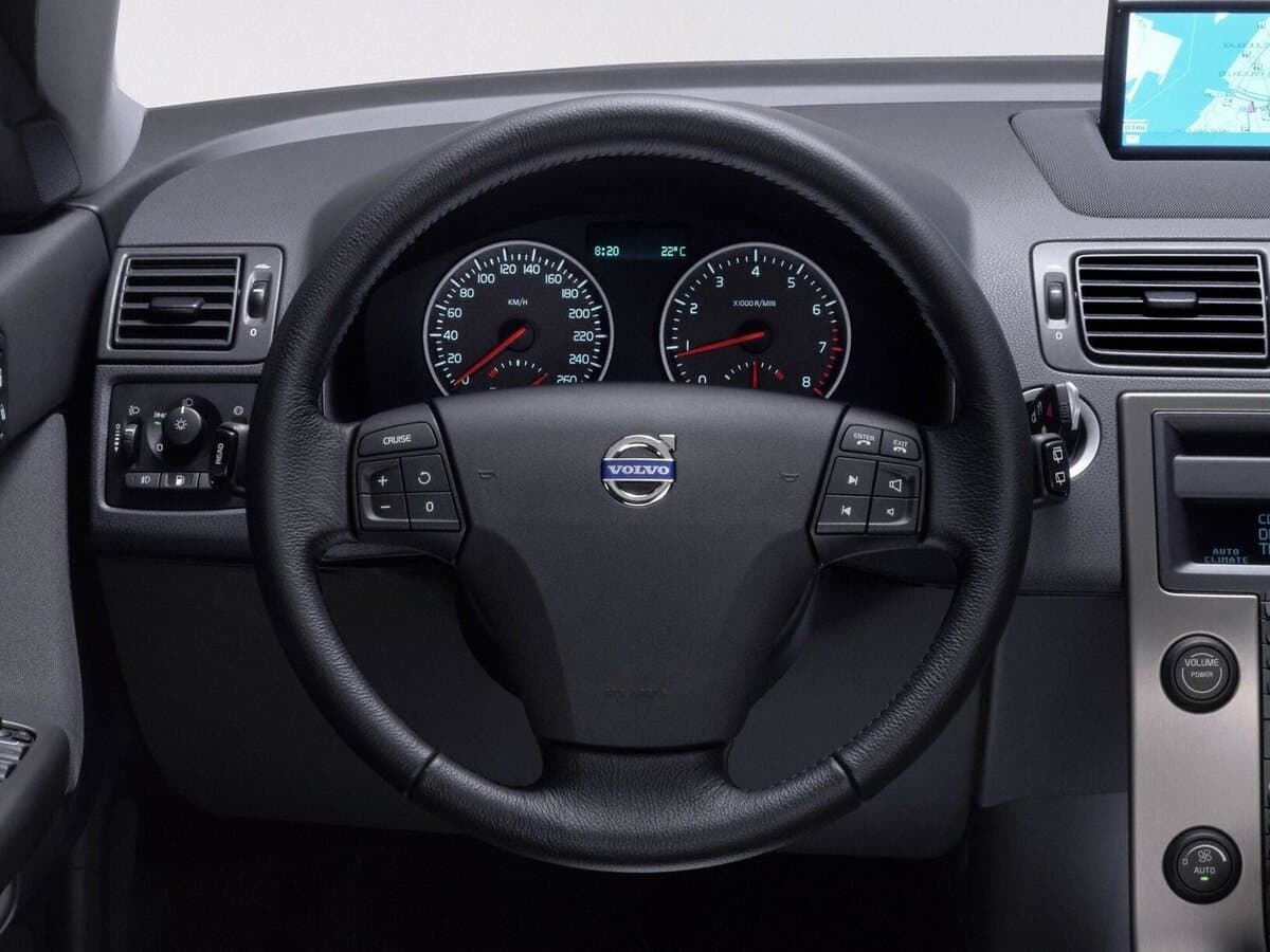 Volvo S40 II — Sükan
