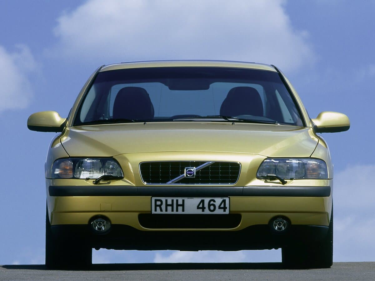 Volvo S60 I — Öndən