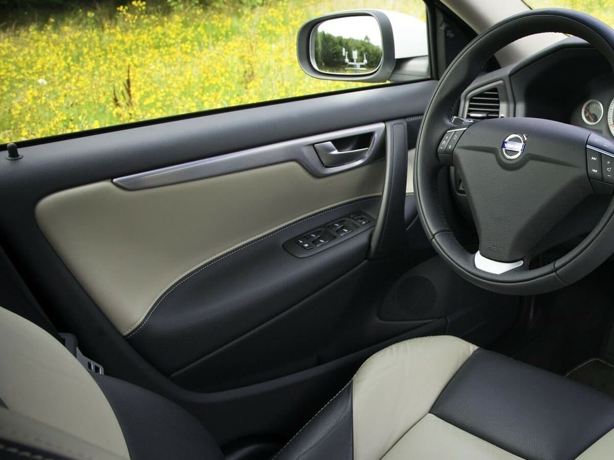 Volvo S60 I Restayling — Qapı