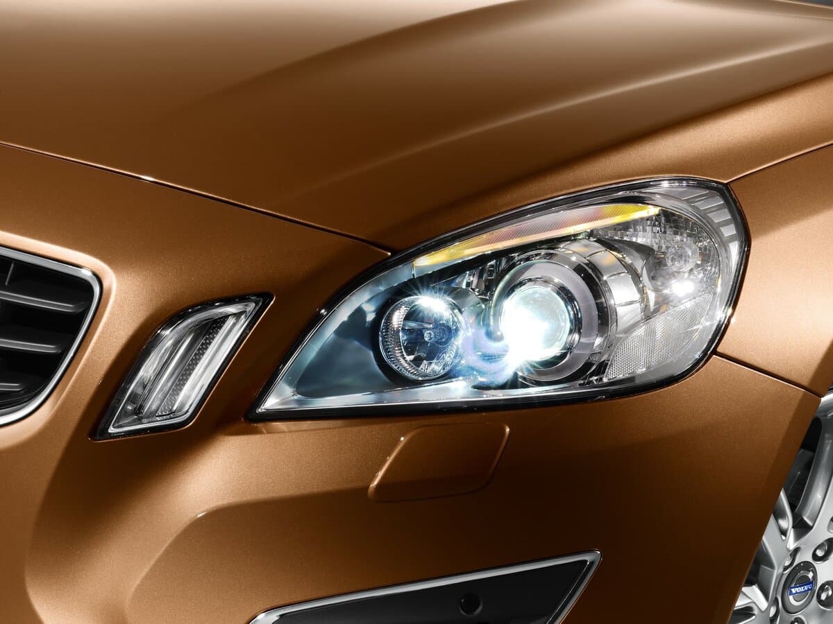 Volvo S60 II — Fara