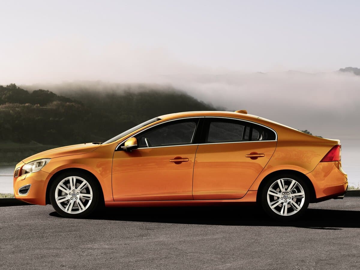 Volvo S60 II — Yandan