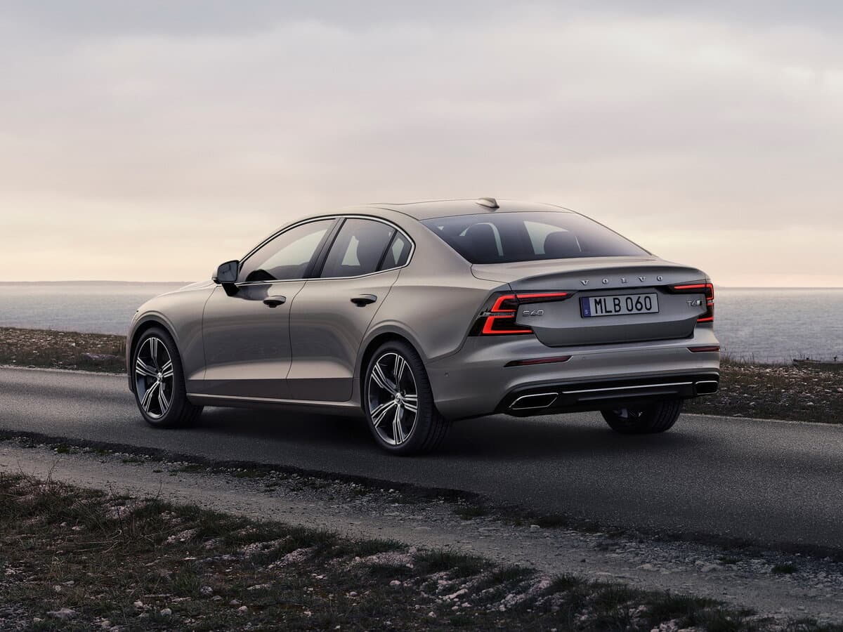 Volvo S60 III — 3/4 arxadan