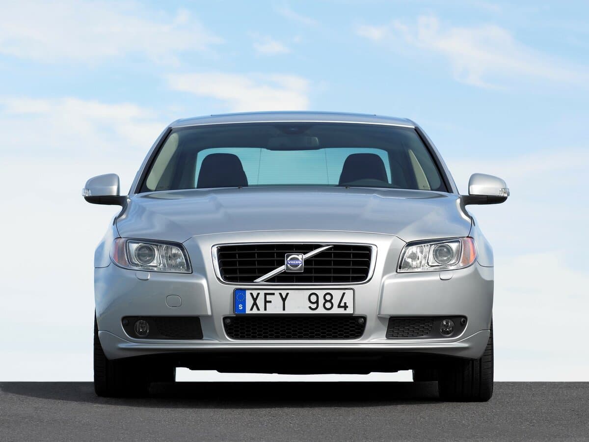 Volvo S80 II — Öndən