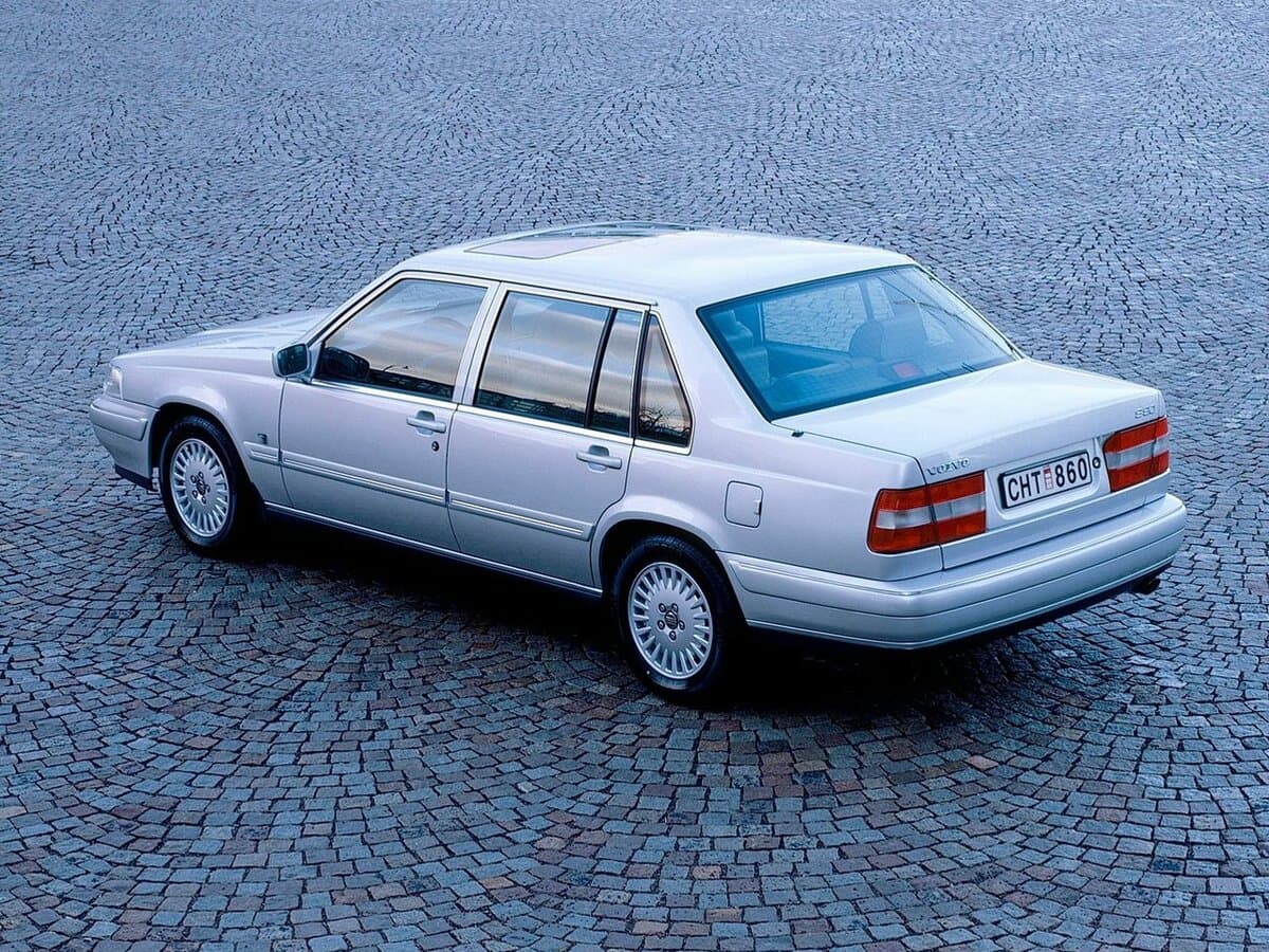 Volvo S90 I — 3/4 arxadan